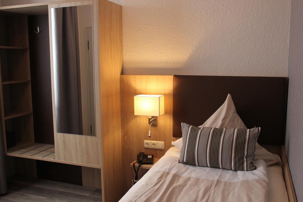 Hotel Restaurant Kromberg Remscheid Szoba fotó