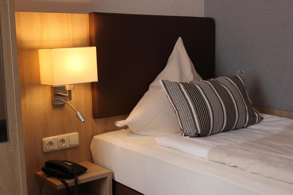 Hotel Restaurant Kromberg Remscheid Szoba fotó